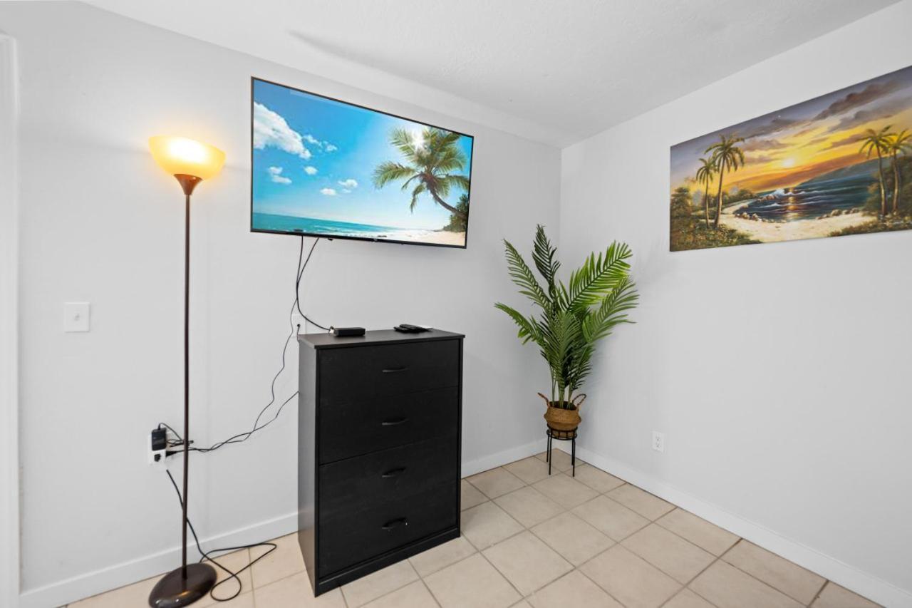 2 Bed Cottage With Pool, Close To Beach! Bbq Grills & Patio Fort Myers Bagian luar foto