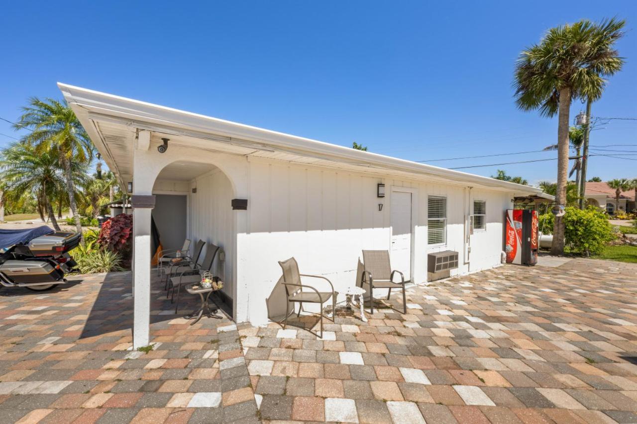 2 Bed Cottage With Pool, Close To Beach! Bbq Grills & Patio Fort Myers Bagian luar foto