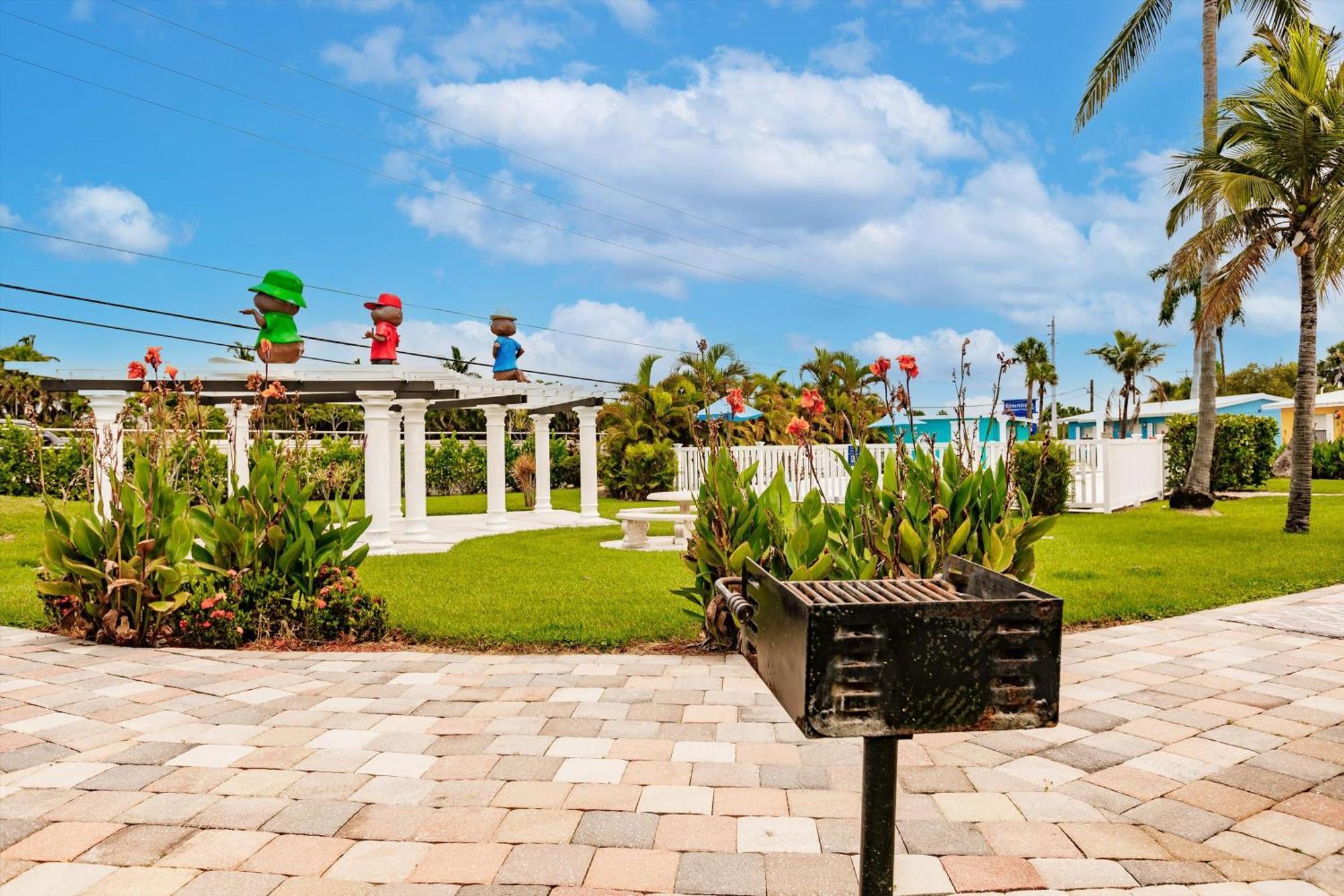 2 Bed Cottage With Pool, Close To Beach! Bbq Grills & Patio Fort Myers Bagian luar foto